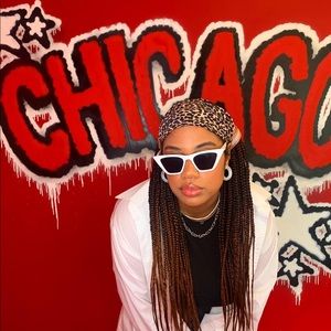 Meet your Posher, Nia